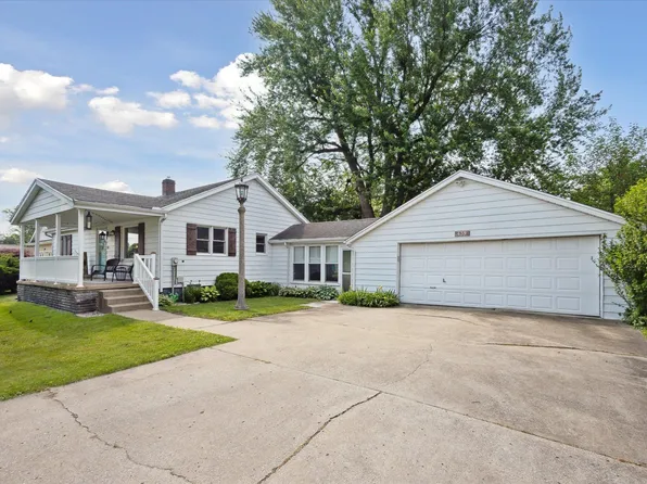 439 E 17th St, Mishawaka, IN 46544