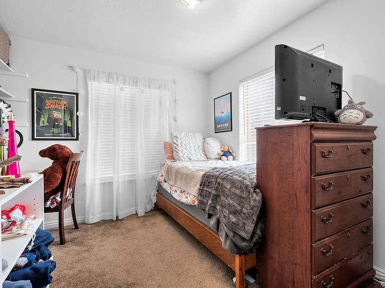 567 N University Ave #210 — Photo 9