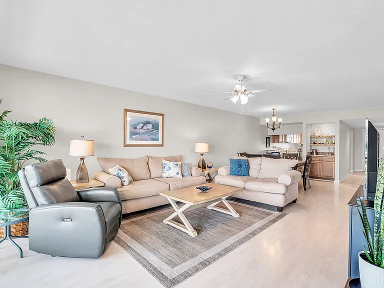 4640 Chantelle Dr #1 — Photo 5