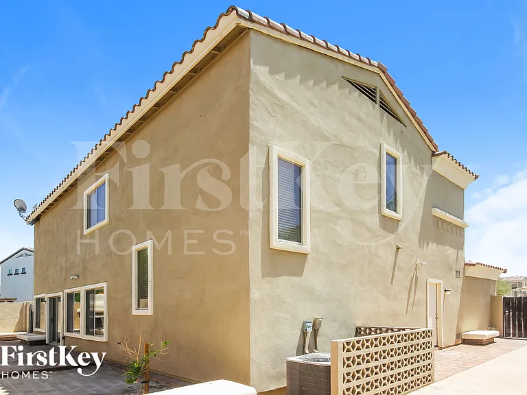 7803 S 5th Dr — Photo 17
