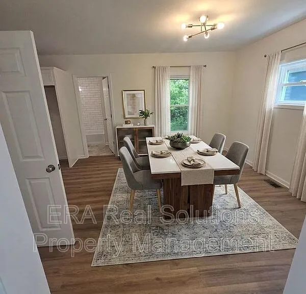 1536 E Weber Rd — Photo 2