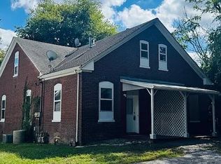 11 N 9th St, Belleville, IL 62220