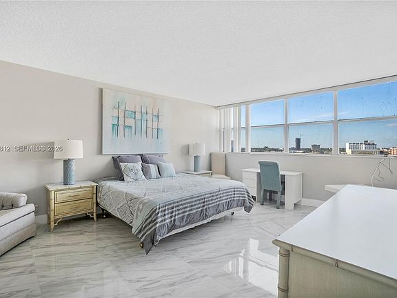4th image of 100 Golden Isles Dr APT 808