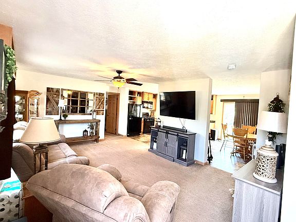 3rd image of 1224 Foothills Dr