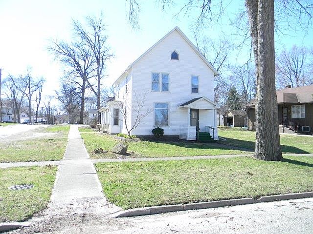 1st image of 404 W Moulton St