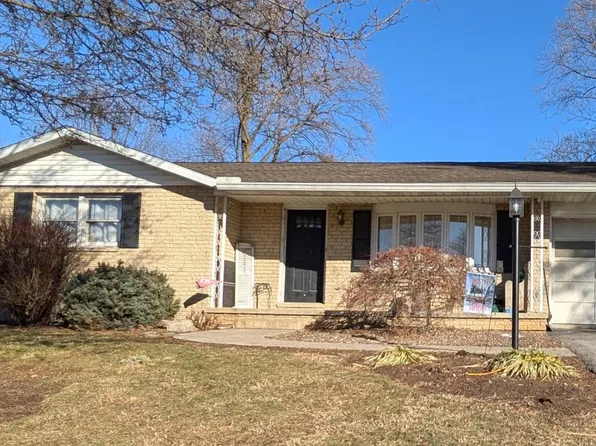 860 Brandon Dr, Chambersburg, PA 17201