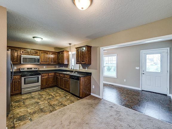 4th image of 957 Colby Cir
