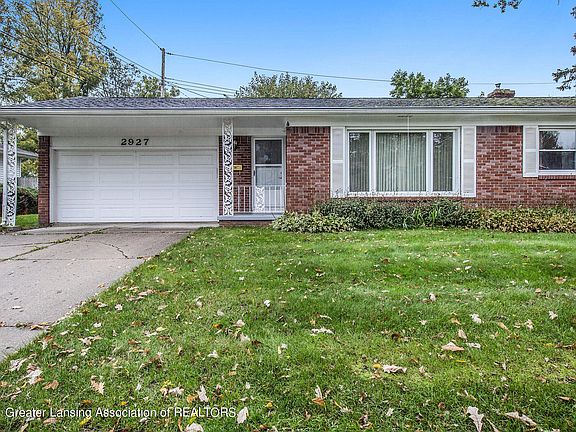 2nd image of 2927 Woodview Dr