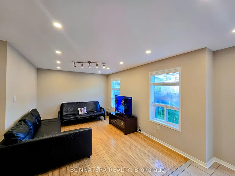 5455 Farmcote Dr — Photo 6