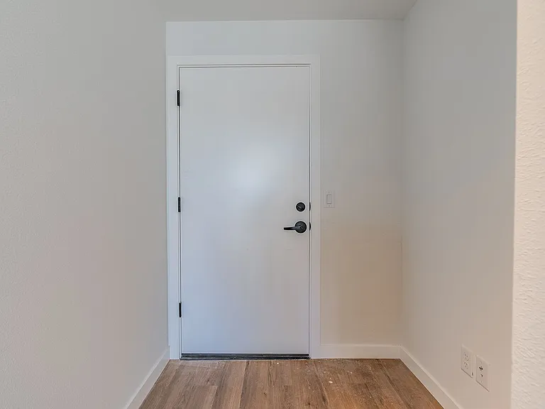 Beautiful Brand New Boutique Apartment Community — Photo 22