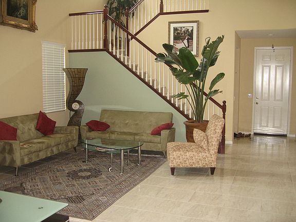 2nd image of 926 Bridgeport Ct