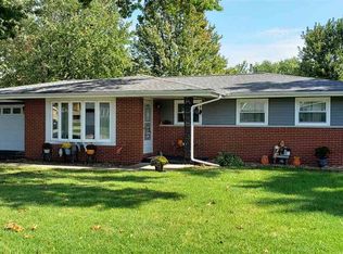 5 Douglas Ct, Canton, IL 61520