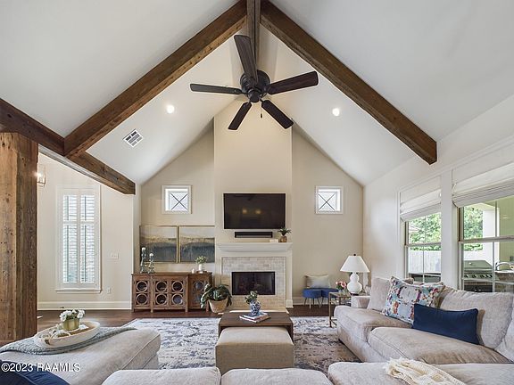 2nd image of 327 Ardenwood Dr