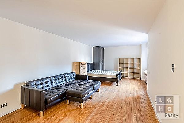 1st image of 385 Grand St APT L1402