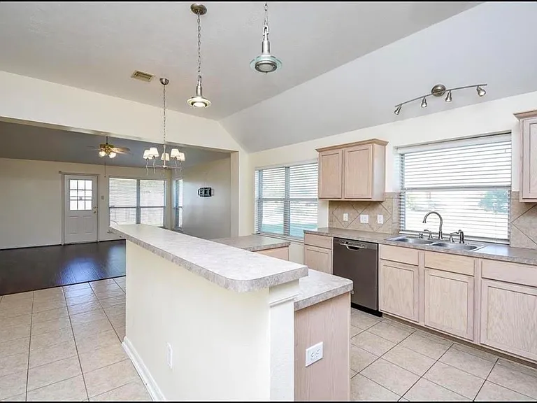 20802 Oak Rain Ct — Photo 9