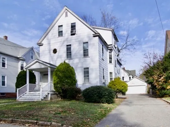 85-87 Hitchcock St, Holyoke, MA 01040