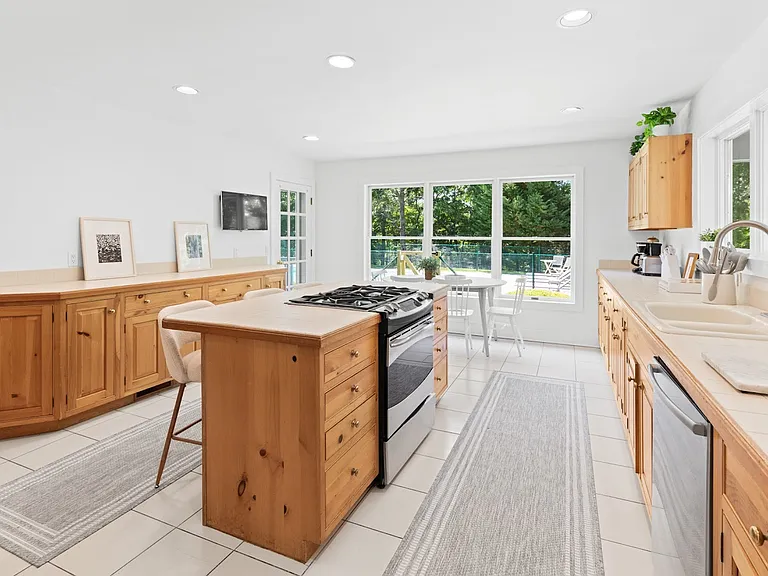 574 Route 114 — Photo 16