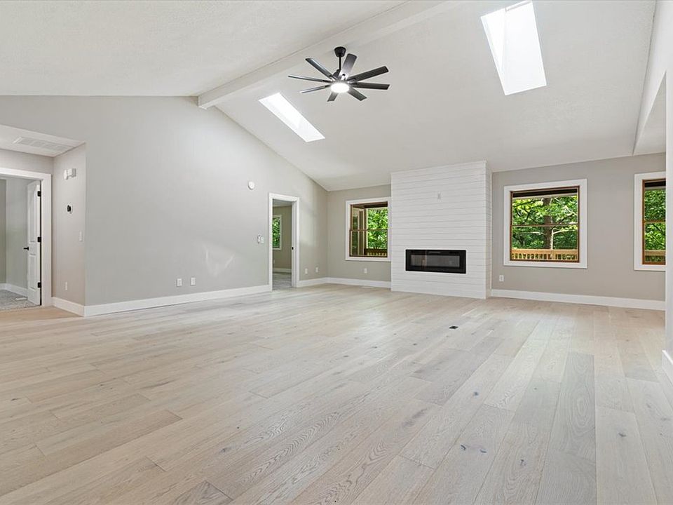 1st image of 30 Burnham Dr