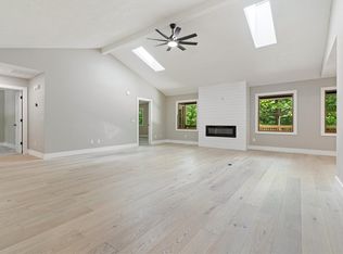 30 Burnham Dr, Bella Vista, AR 72715