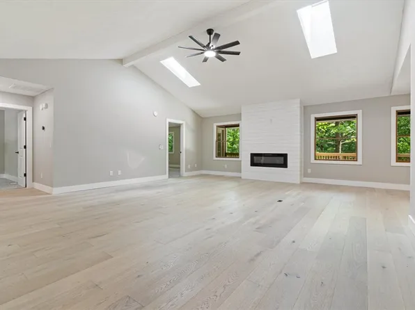 30 Burnham Dr, Bella Vista, AR 72715
