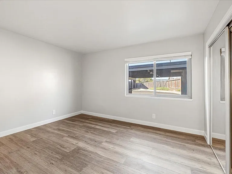 Plaza Apartments — Photo 26