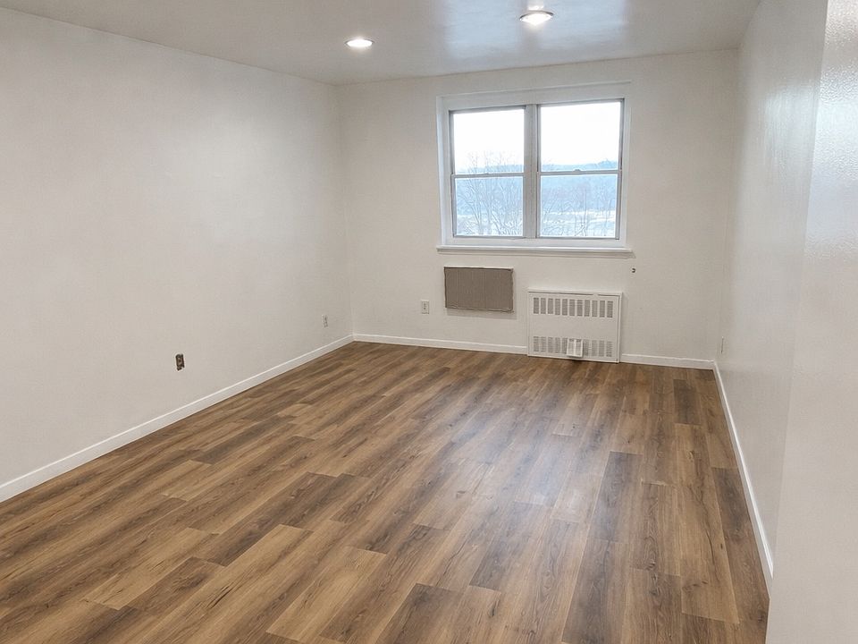 1st image of 377 N Broadway APT 216