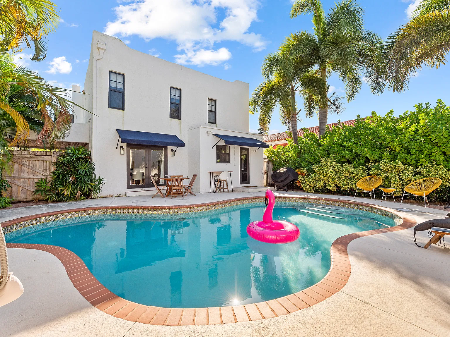 4 bed, 2.5 bath, 2616 sqft, $7,000 — Photo 1