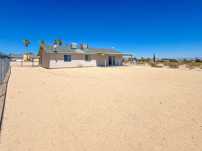 5563 Morongo Rd — Photo 20