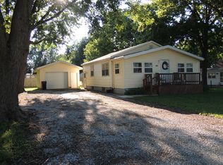 415 N Maple St, Maroa, IL 61756