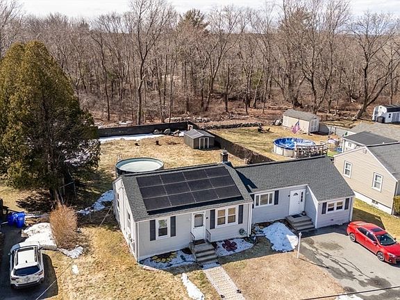 3rd image of 37 Reeds Ln