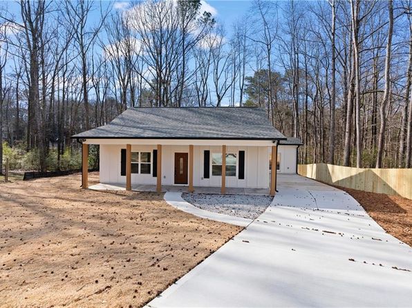 1337 Fairfield Dr, Lilburn, GA 30047