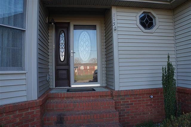 1st image of 115 Greenview Dr