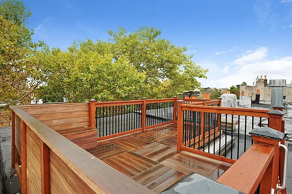 Sold by Corcoran | media 21