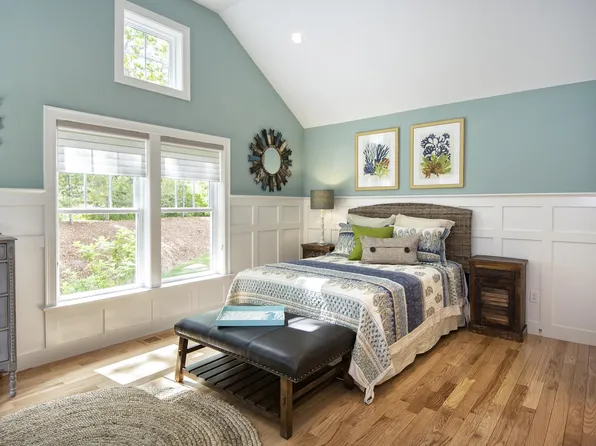 55 Cobblestone Circle, Mashpee, MA 02649