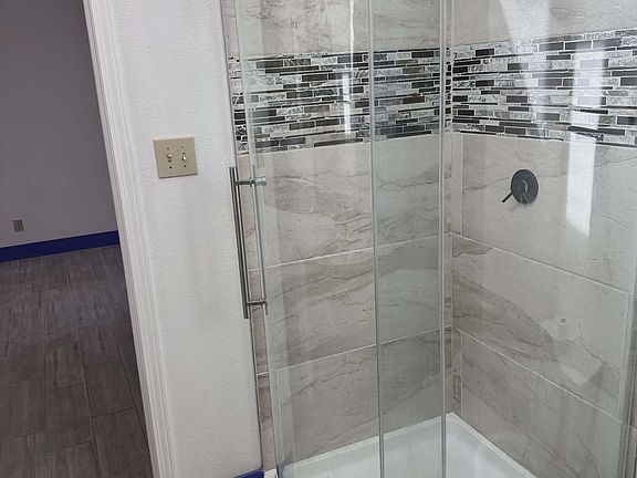 4th image of 4124 Hollow Oak Dr