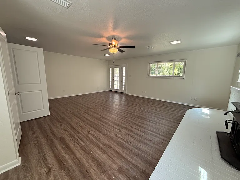 28 E Wild Briar Rd #C — Photo 15