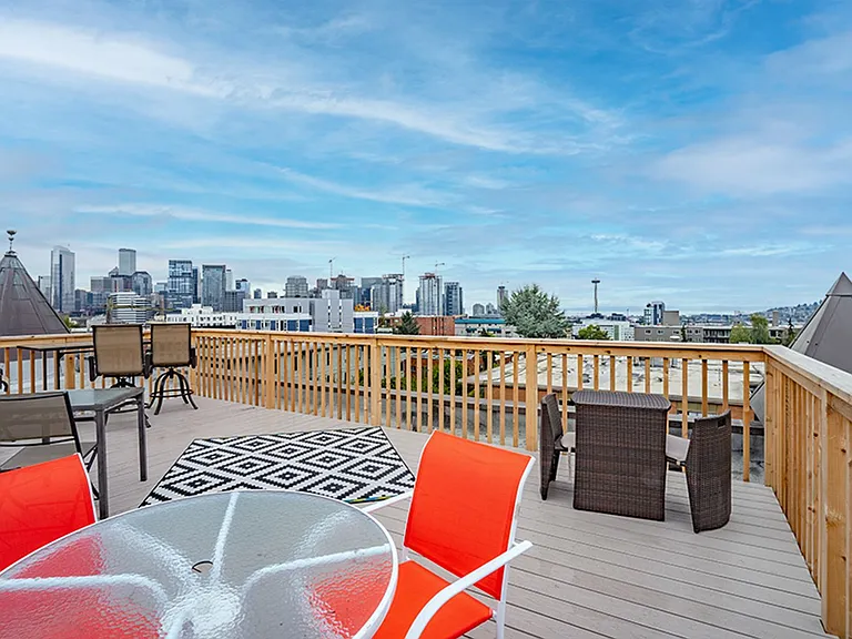 El Mondo Apartments — Photo 15