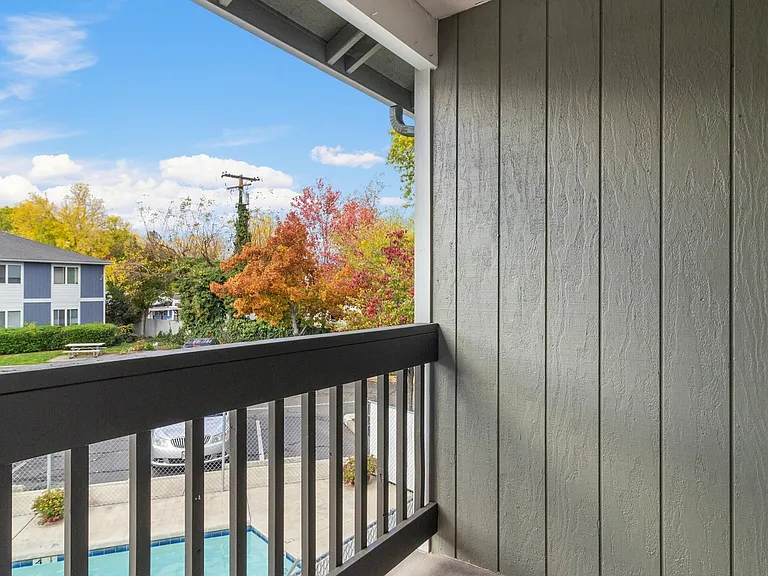 Brentwood Village — Photo 15