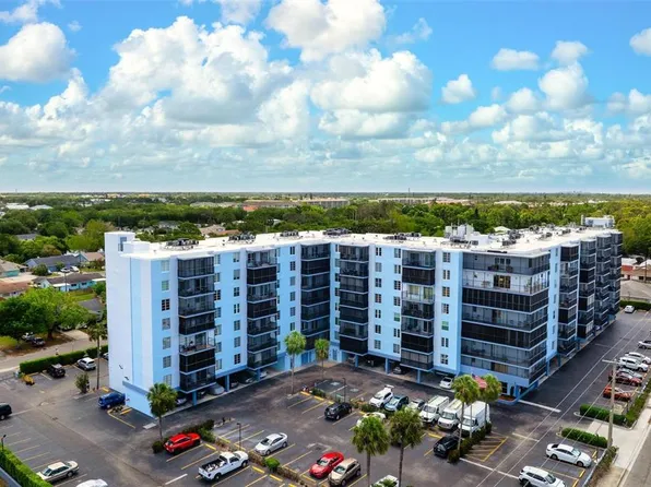 2901 26th St W APT 303, Bradenton, FL 34205
