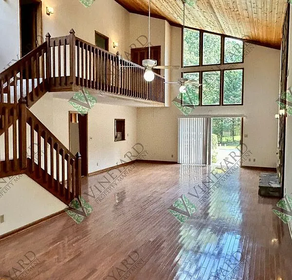 115 Nesbit Ferry Pl — Photo 4