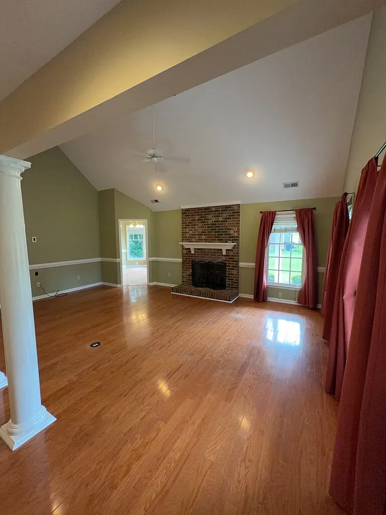4 bed, 3.0 bath, 2498 sqft, $2,800 — Photo 4