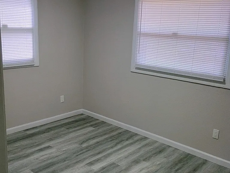5834 Forest Grove Blvd — Photo 7