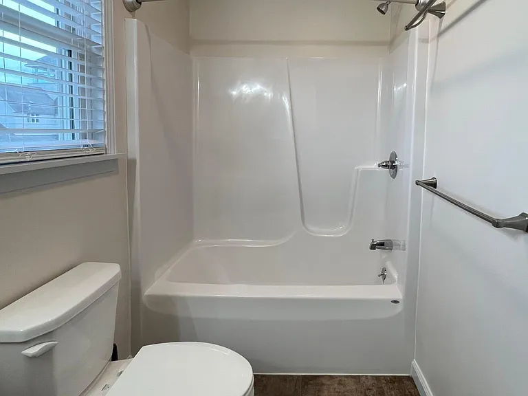 100 N Maple St — Photo 22