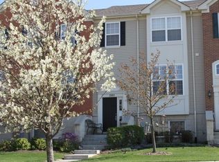 285 Jackson St, Gilberts, IL 60136