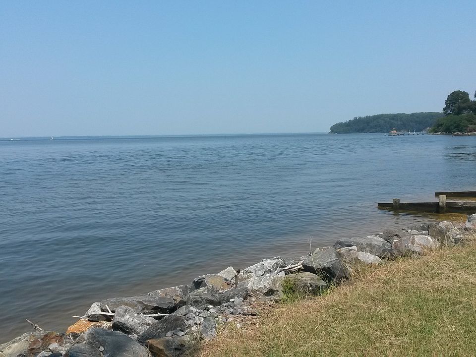 1st image of 23958 Kinnairds Point Dr