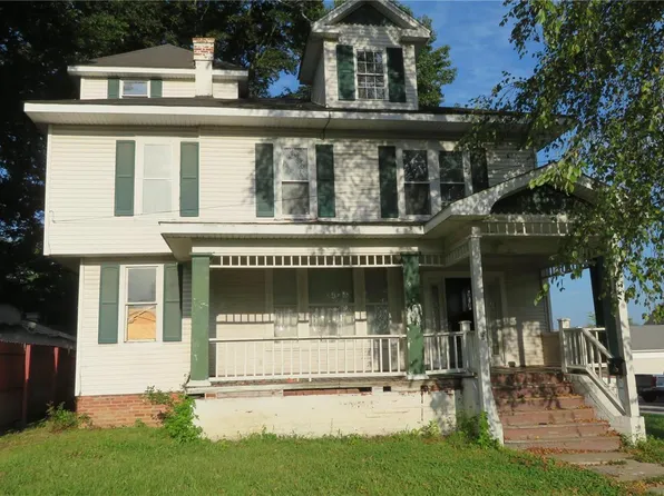 17 S Skaggs St, Harrisburg, IL 62946