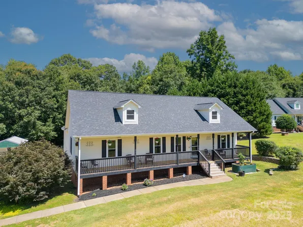 814 Carved Oak Ct, York, SC 29745