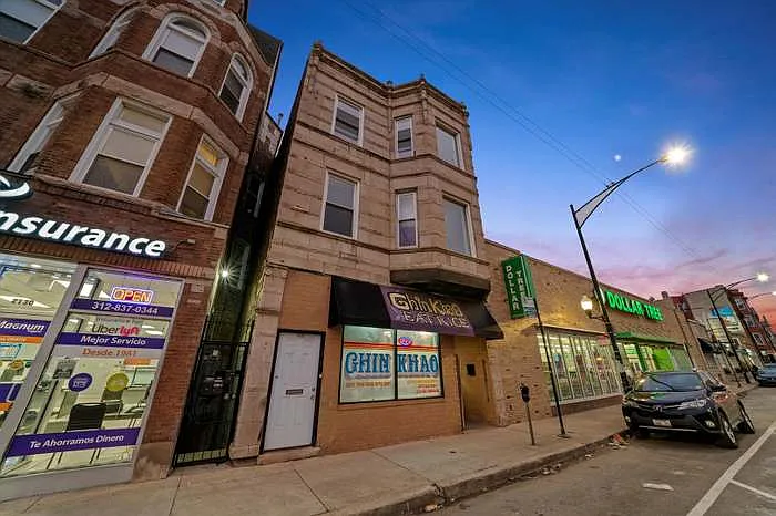2128 W Cermak Rd #2 — Photo 1