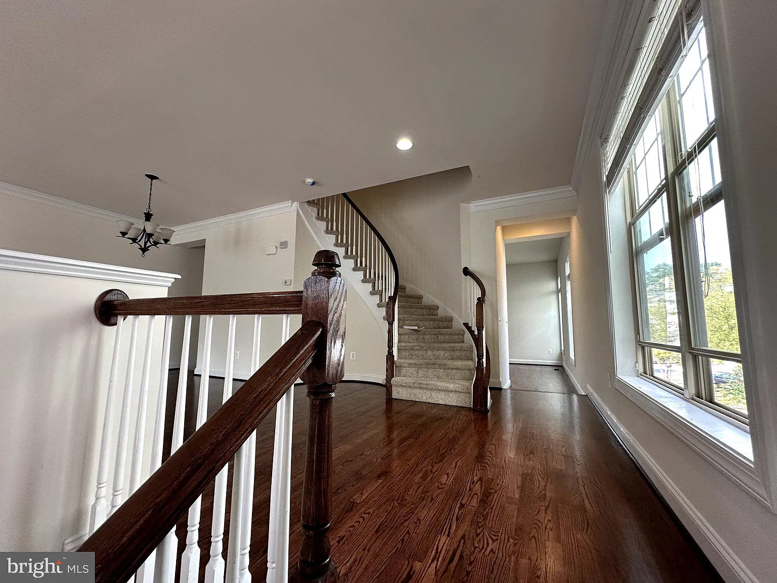3 bed, 2.5 bath, 2512 sqft, $3,200 — Photo 3