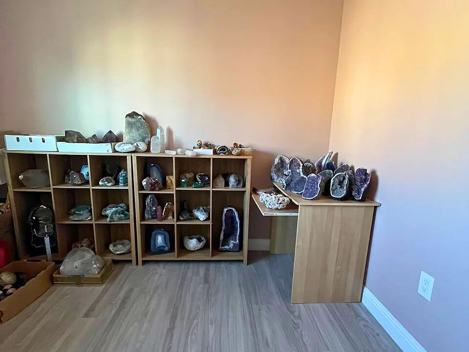 1st image of 611 Green Ave #3